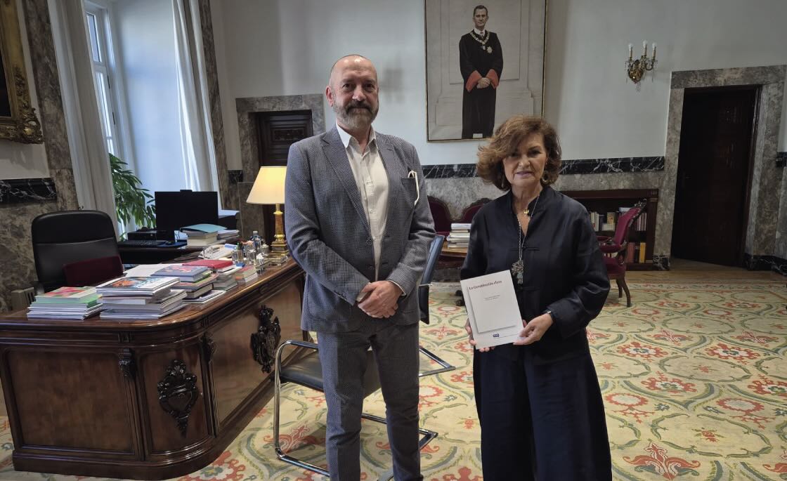 El Libro rojo de Cálamo y Cran - Prontuario de manuales de estilo El Libro rojo de Cálamo y Cran